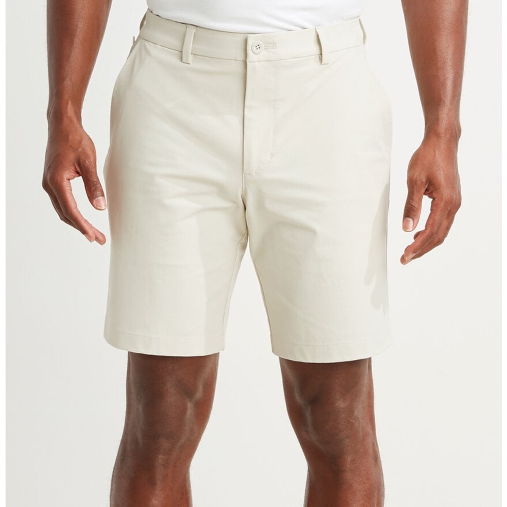 vineyard vines Men's 9 Inch On-The-go Shorts - Size 40